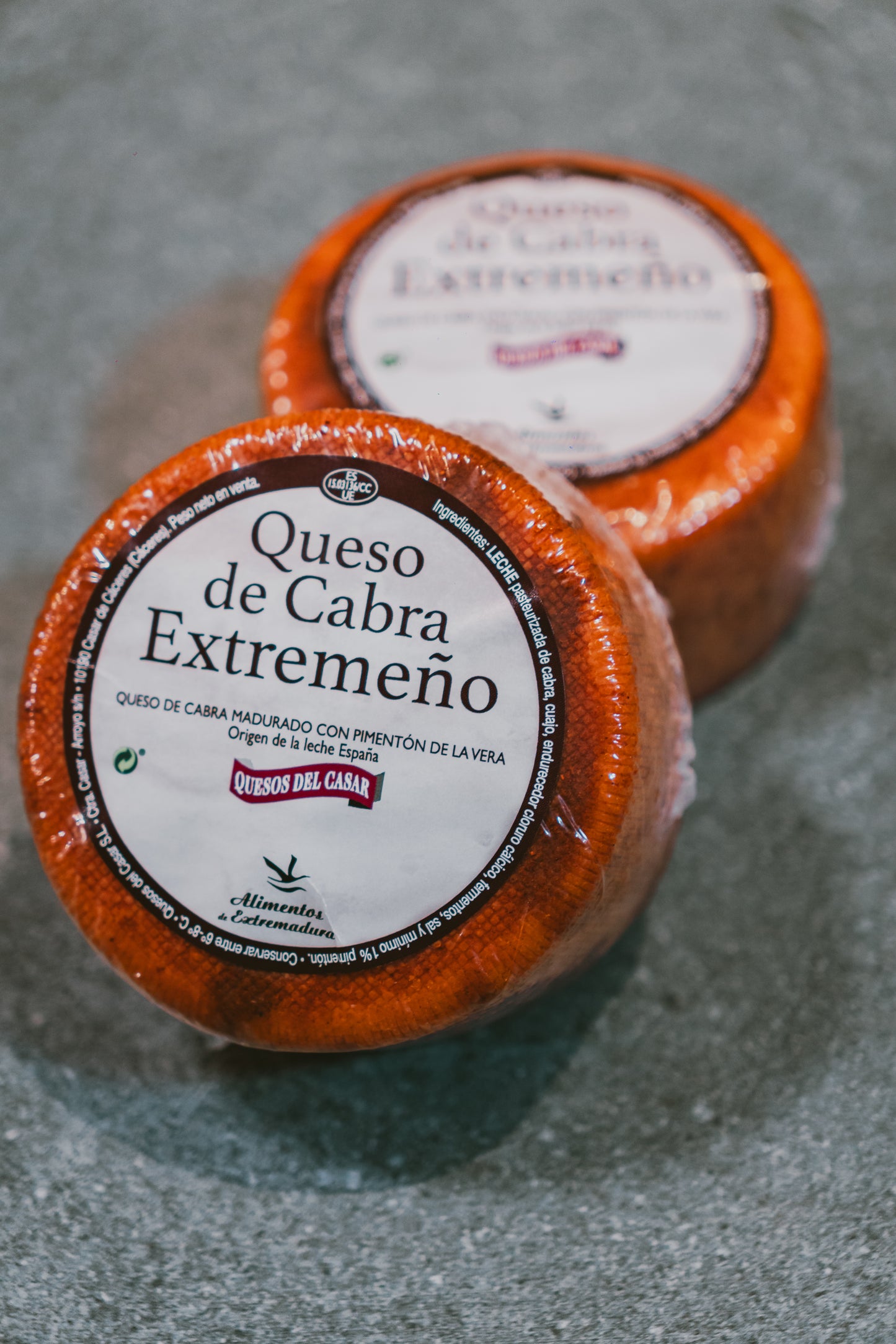 Queso de cabra madurado con pimentón de la Vera
