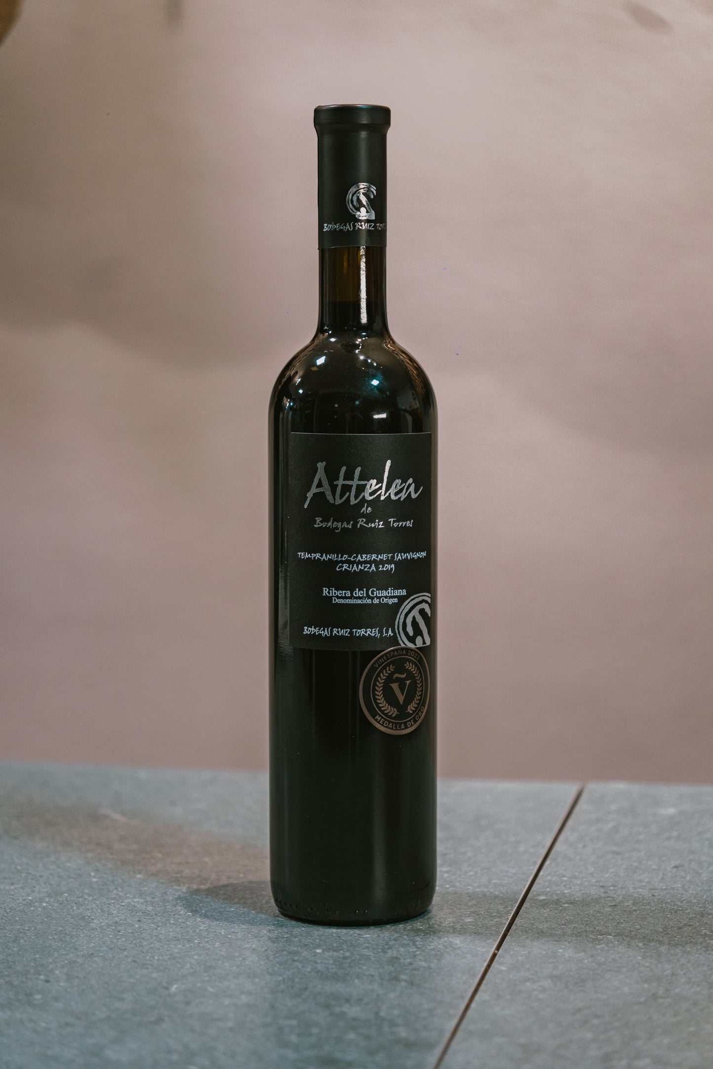 Vino attelea tempranillo-cabernet sauvignon crianza 2019 Bodega Ruiz Torres